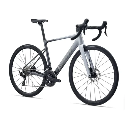 Giant Contend SL 0 with Shimano 105 drivetrain and hydraulic disc brakes