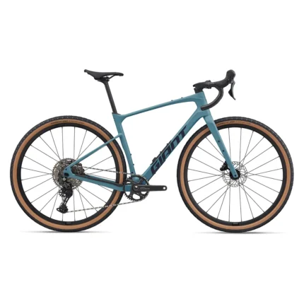 Giant Revolt Advanced 3 gravel bike in Aquarium