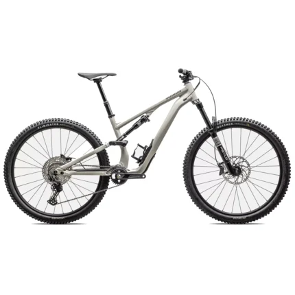 Specialized Stumpjumper 15 Alloy trail mountain bike in Gloss White Mountains
