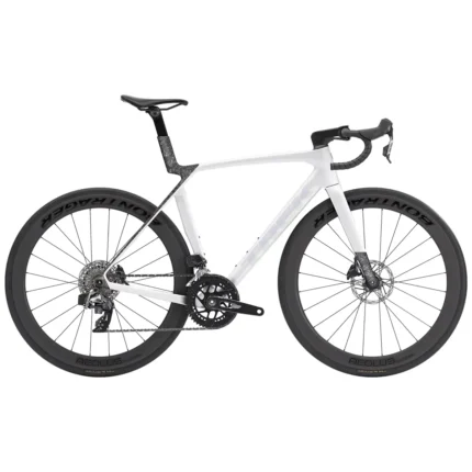 Trek Madone SL 6 AXS Gen 8 in Gloss Crystal White